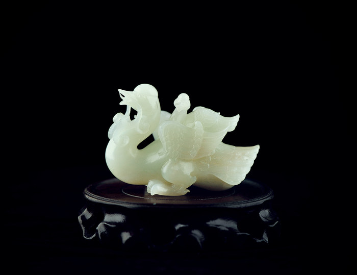 何芳  白玉