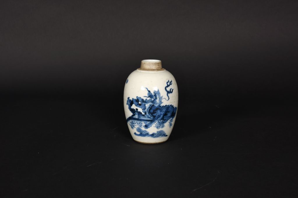529 清代 青花麒麟莲子罐