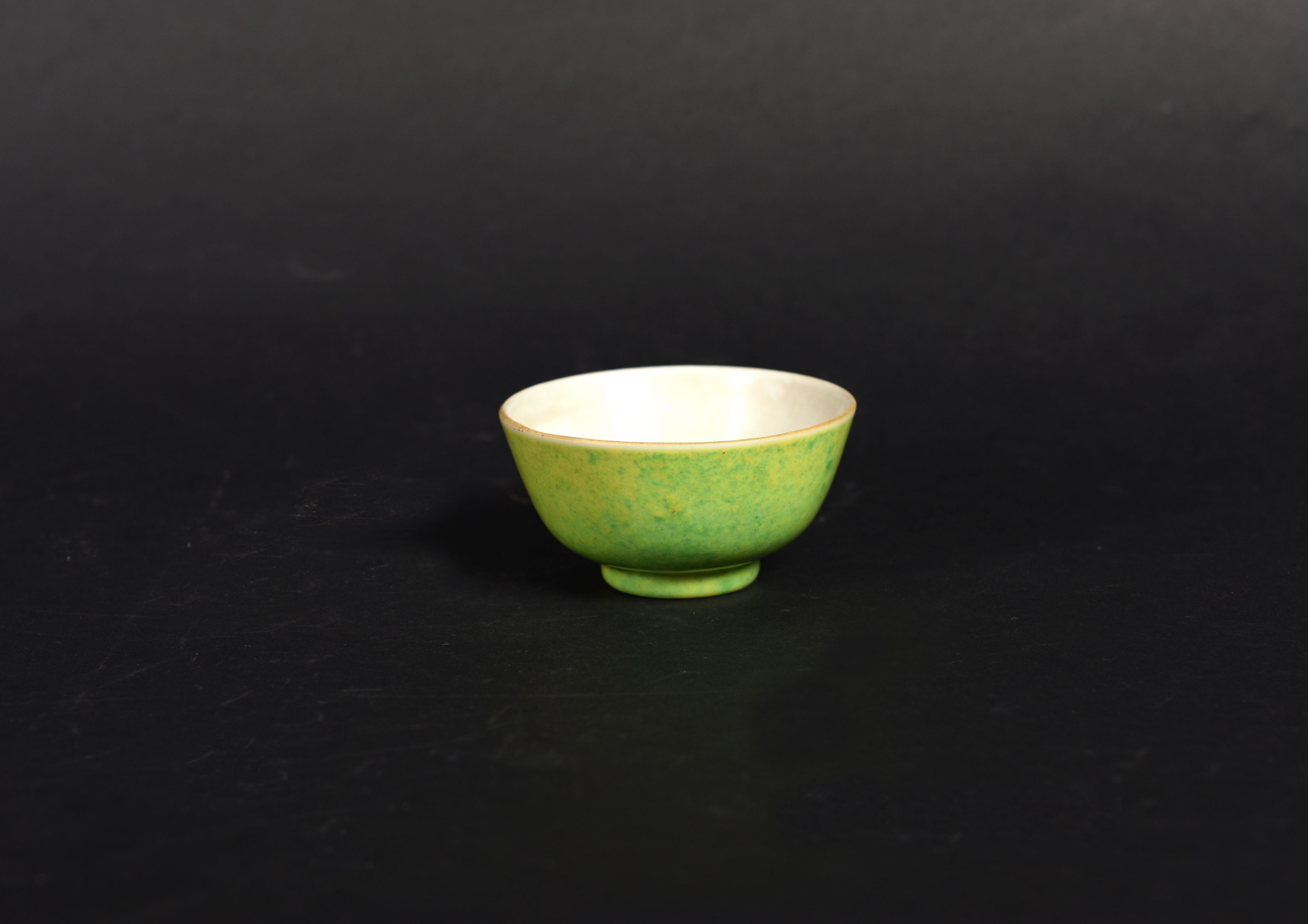 242 苹果绿茶碗