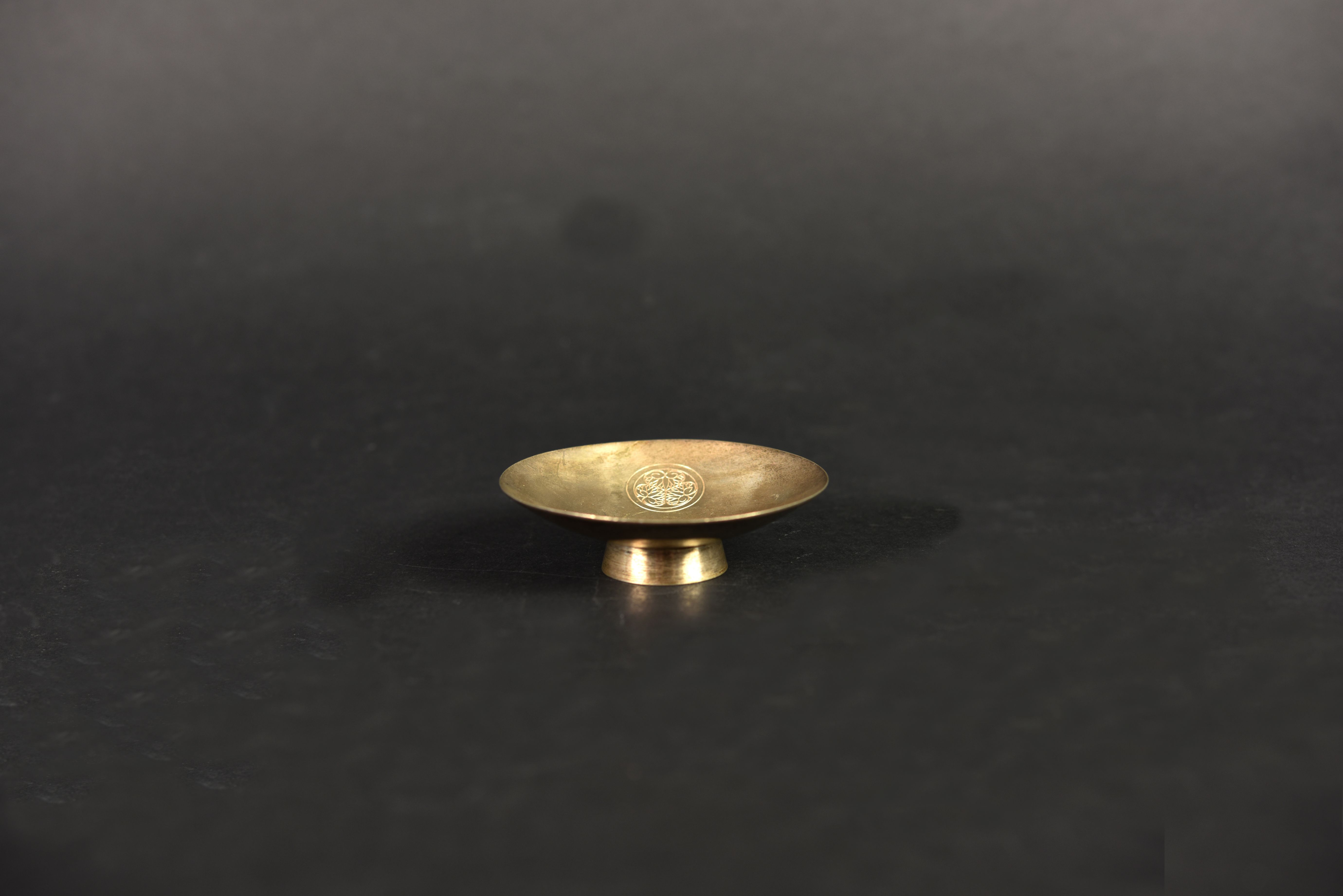 231 三葵纹银盏